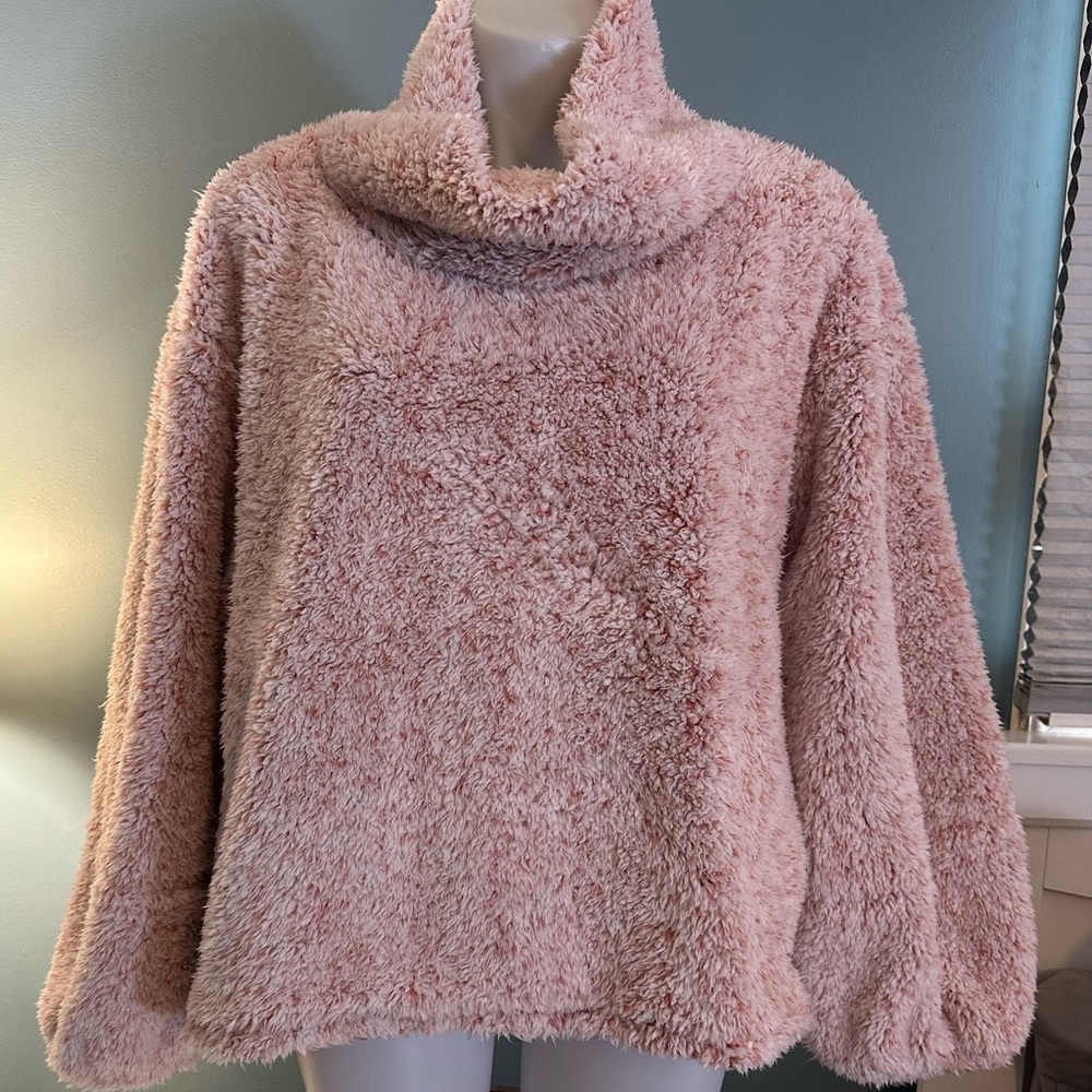 lululemon athletica Soft Pink Cowl Neck Sweater size 6 WARM